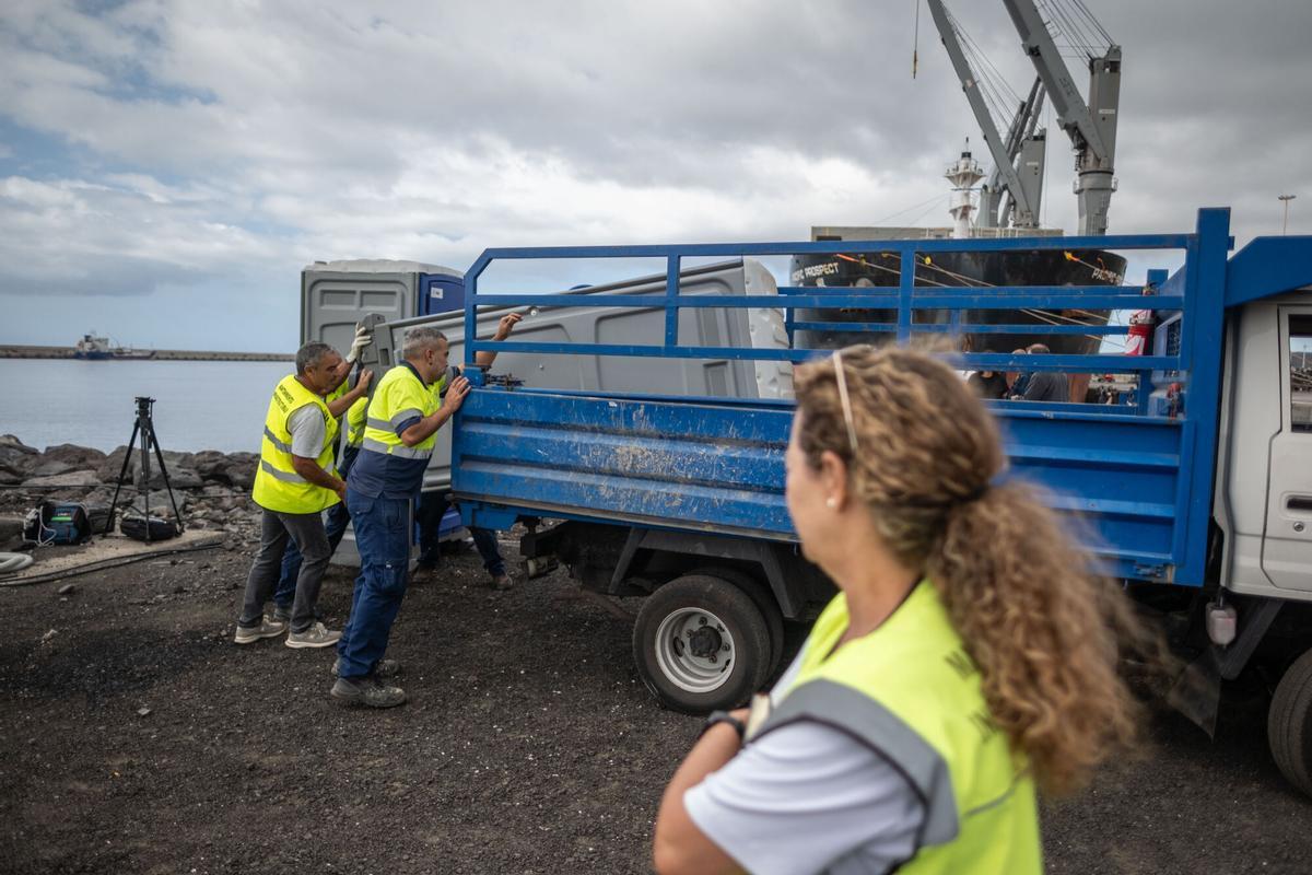 Preparativos en el puerto de Granadilla, en el sur de Tenerife, ante la llegada del crucero 'Hondius', afectado por hantavirus