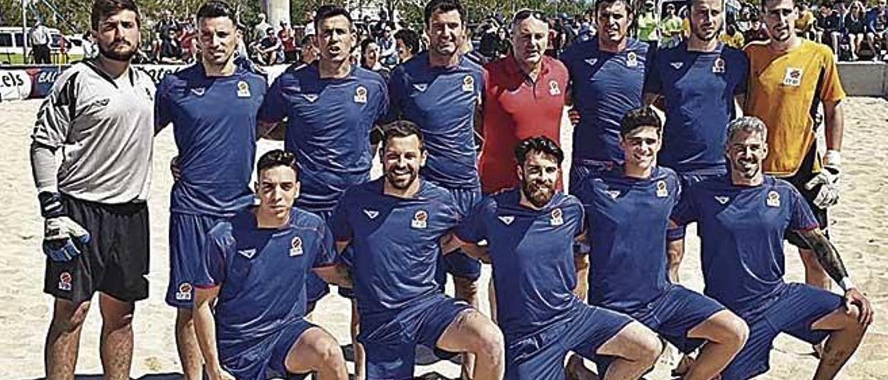 La selección balear de fútbol playa que ayer jugó ante España sub-21.