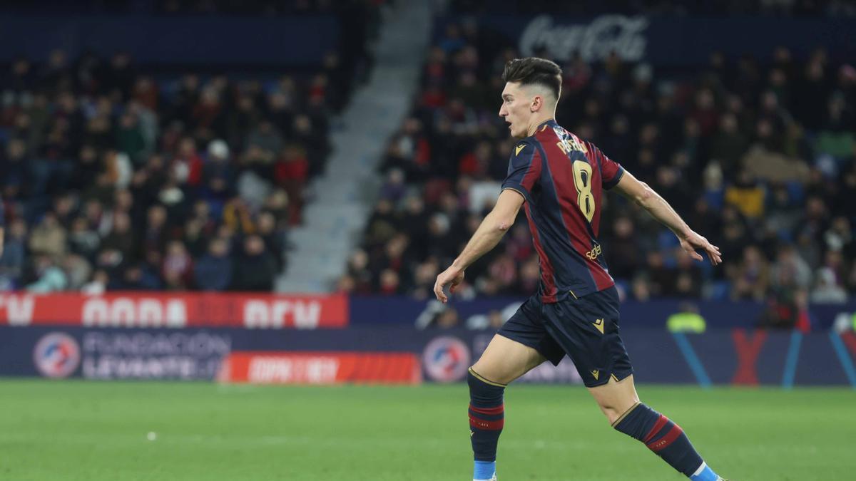 Pepelu saldrá de inicio ante el Leganés.