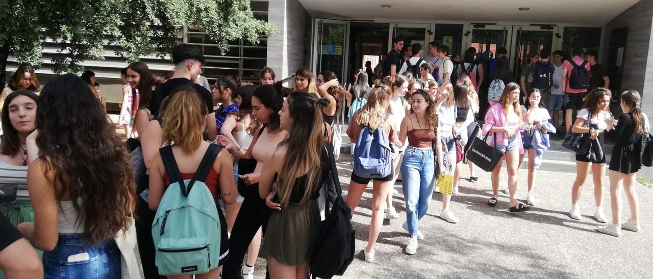 Centenars d'alumnes s'examinen de la selectivitat a Manresa