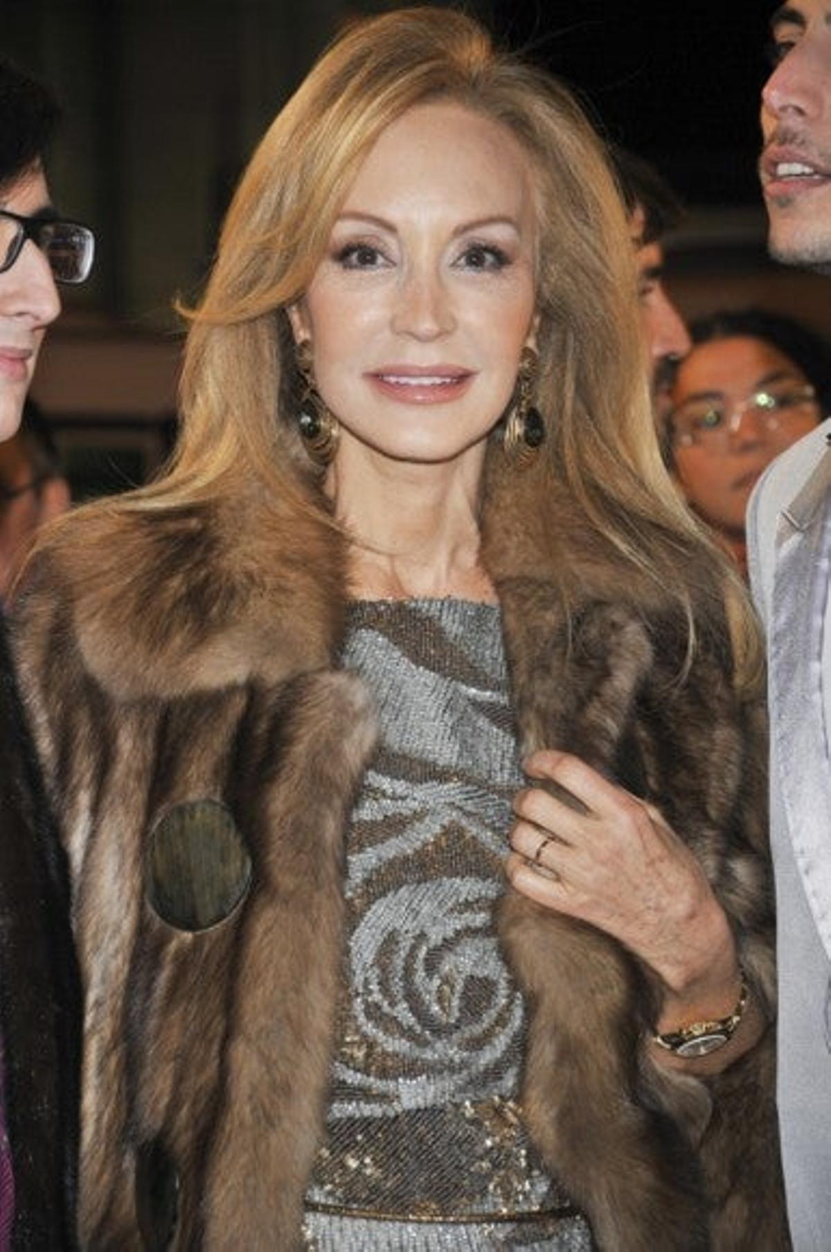 Carmen Lomana