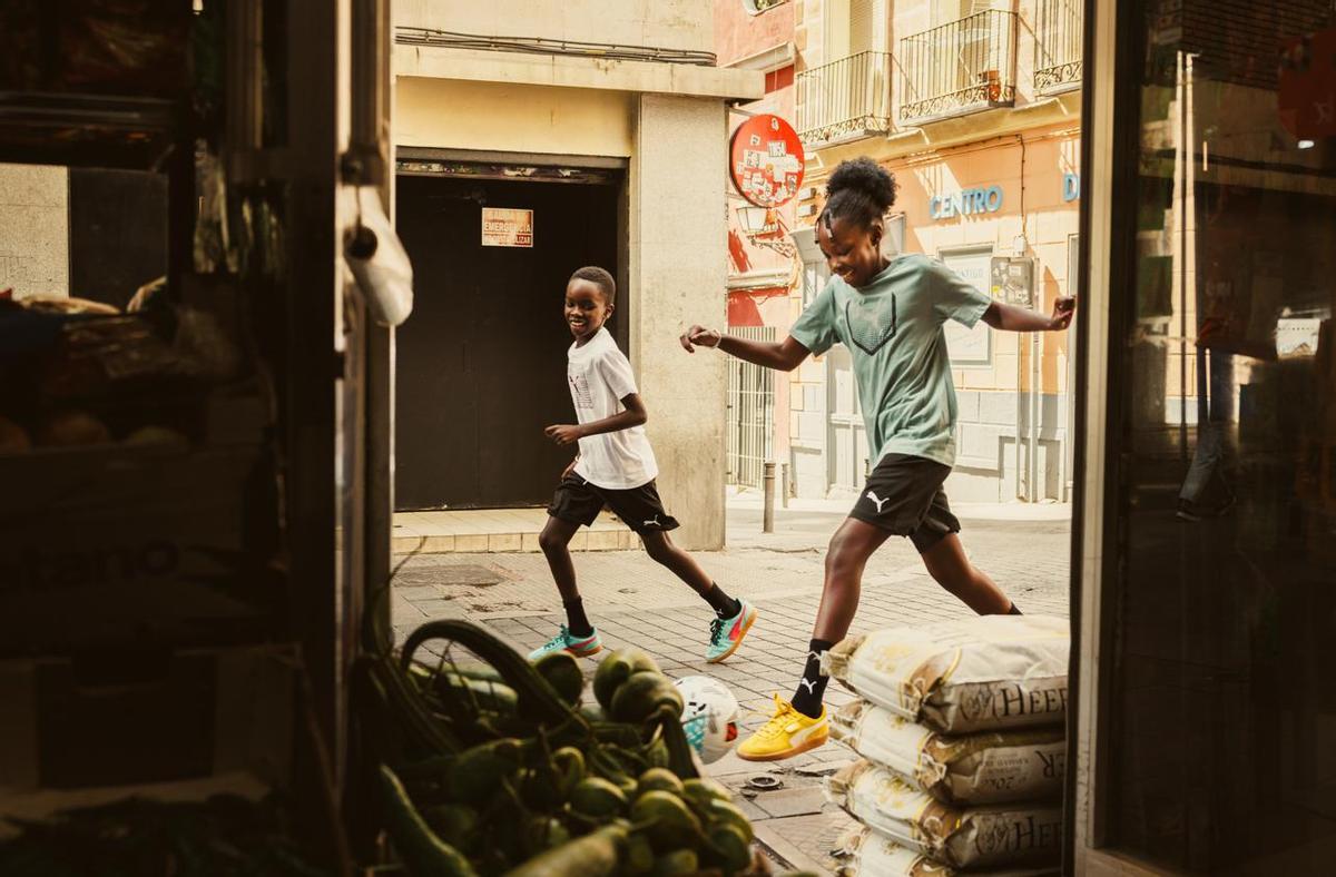 Imagen de la campaña tomada en el barrio de Lavapiés, donde tiene su sede los Dragones.