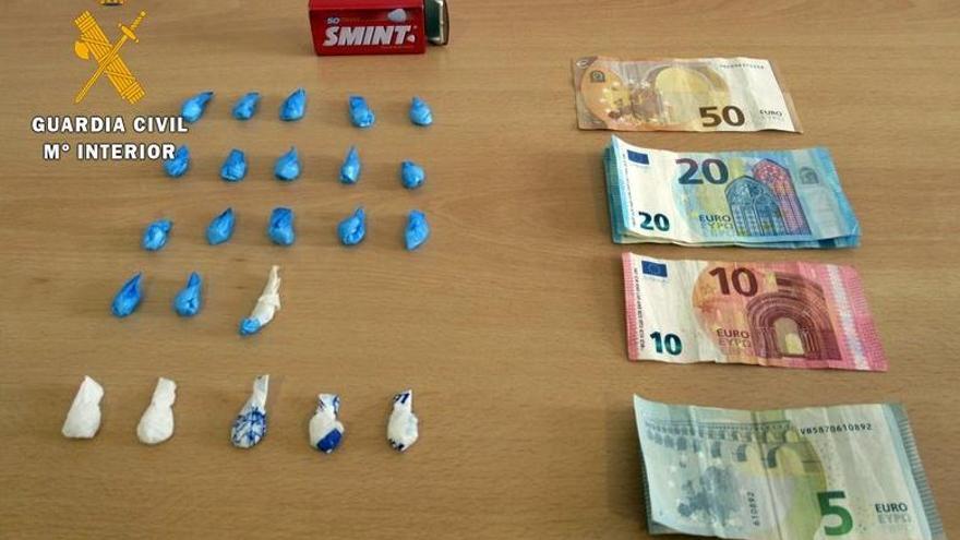 Detenido un vecino de Calamonte cuando circulaba con papelinas de cocaína y MDMA