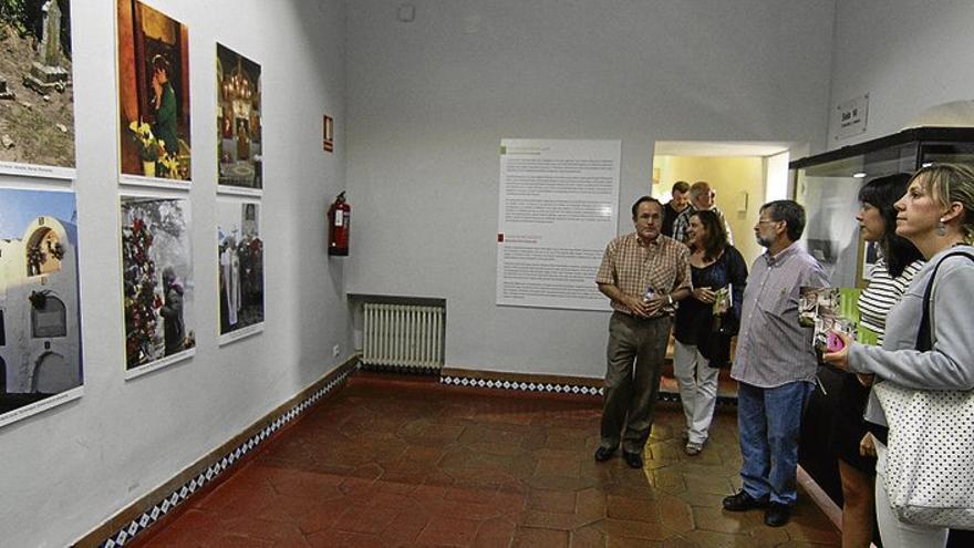 Una exposición en Cáceres vincula la cultura rumana y española