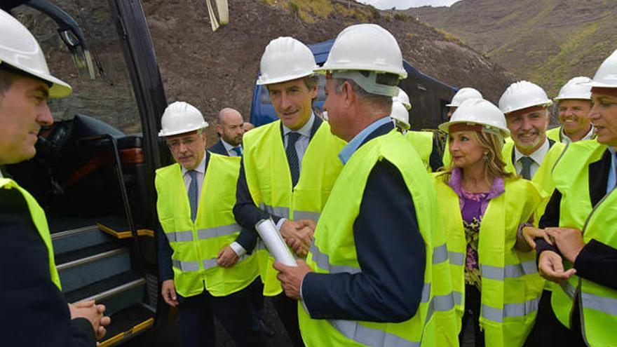 Canarias negociará el lunes con Fomento el nuevo convenio de carreteras