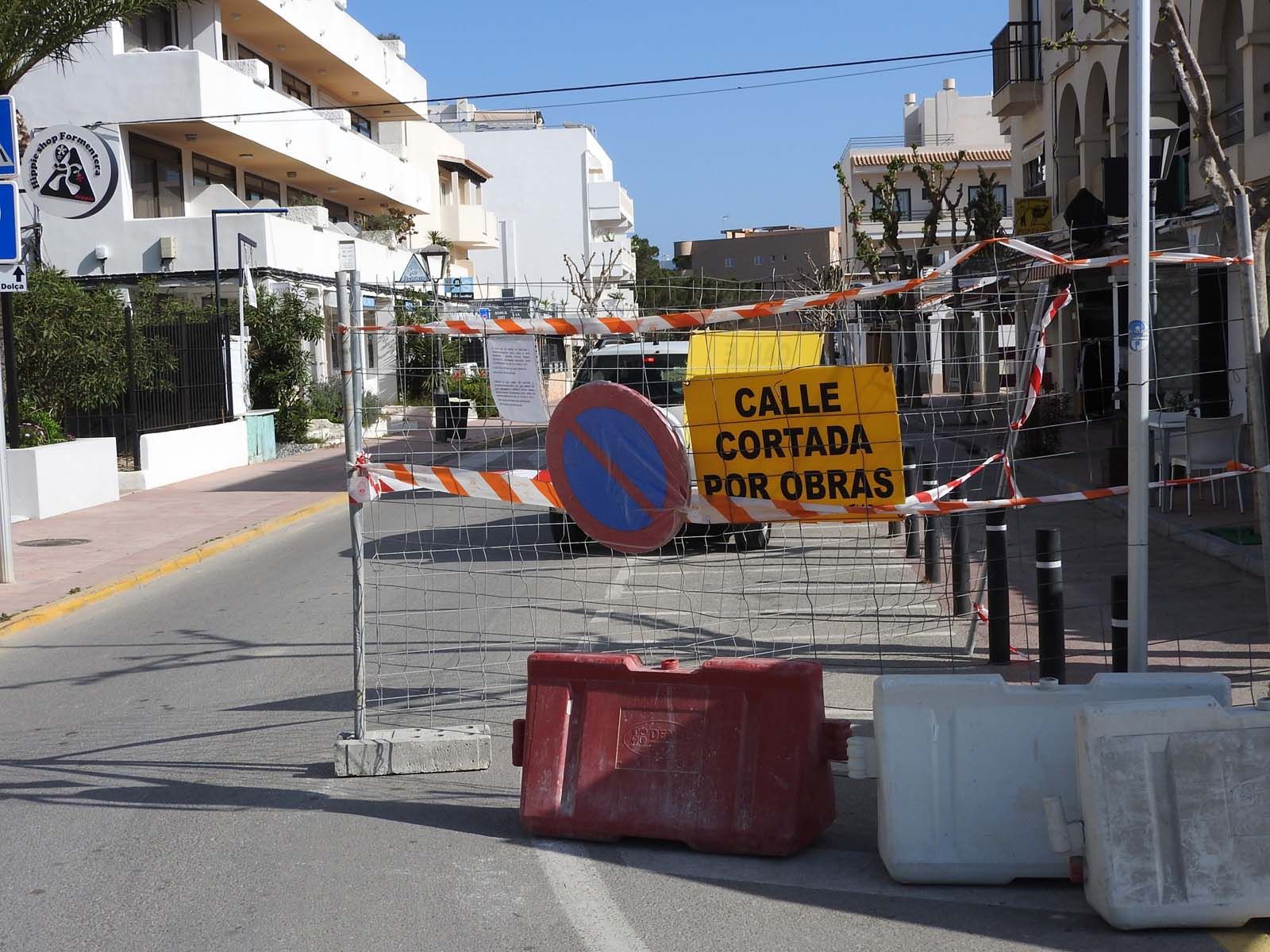 Semana Santa patas arriba en Formentera por el retraso en las obras en es Pujols