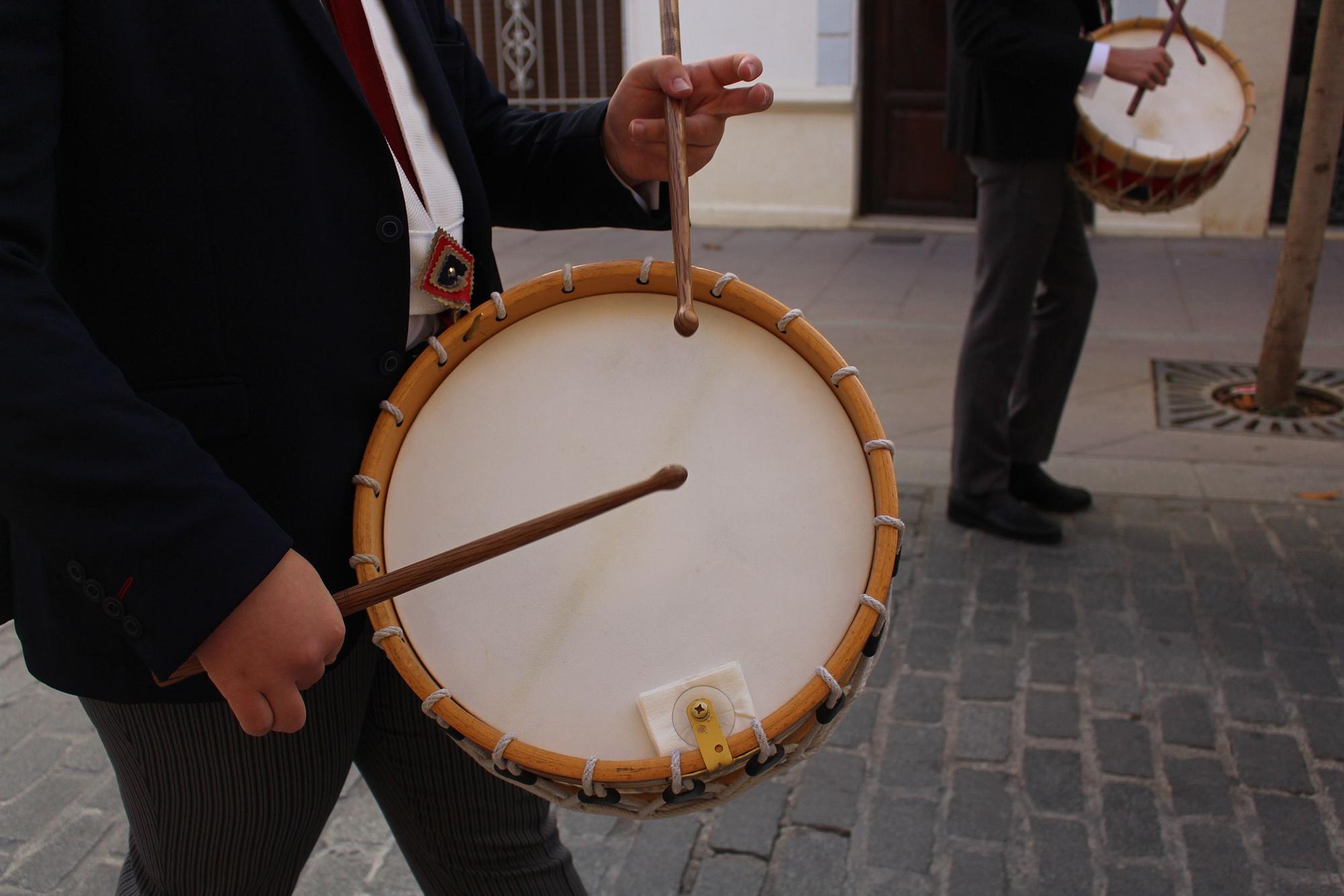 50 tambores de la zona sur de Córdoba protagonizan un desfile en Lucena