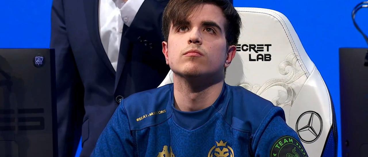 El jugador vila-realense de e-Sports, Elyoya, durante su partida contra LNG Esports.