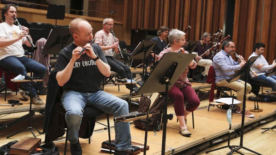 Músicos de la OSPA durante un ensayo.