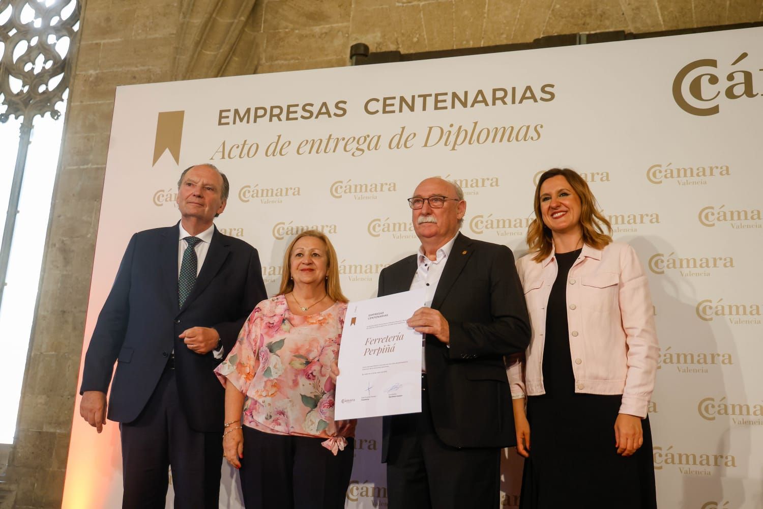 Cámara Valencia homenaje a 26 empresas por su trayectoria centenaria