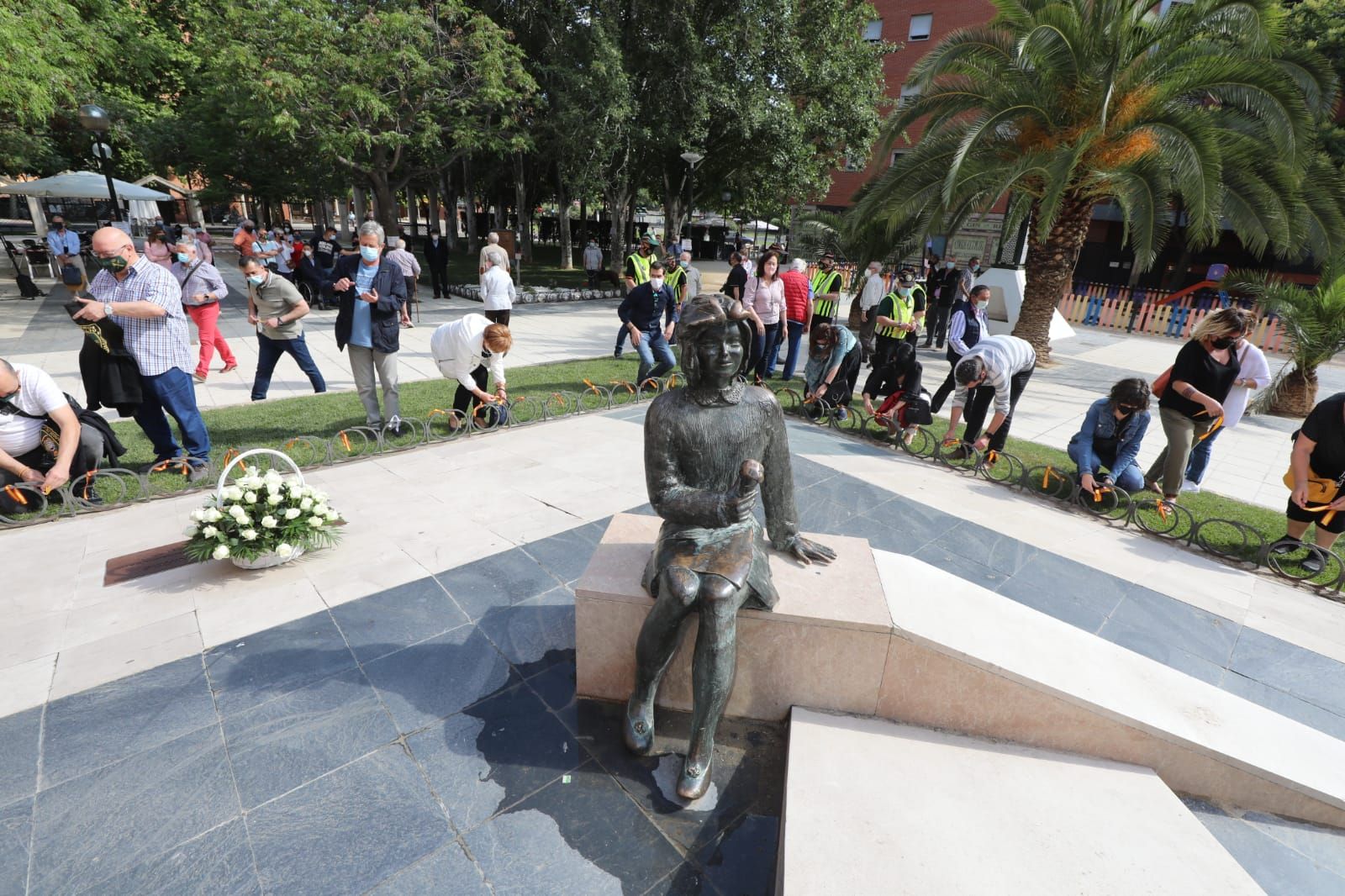 Acto de homenaje a las víctimas de la casa cuartel de la avenida Cataluña