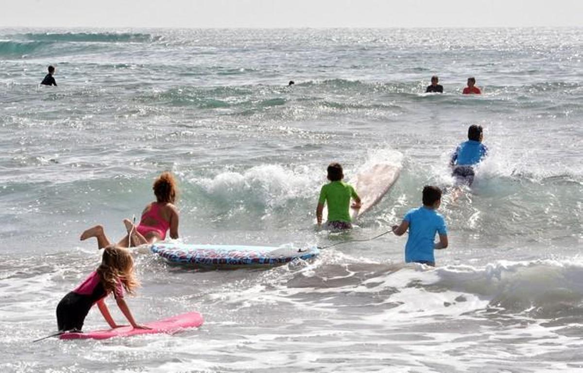 SURF PARA NIÑOS SALINETAS SURF PARA NIÑOS SALINETAS