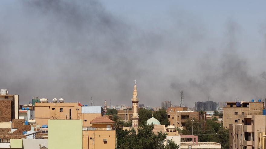Fuertes combates y bombardeos en el primer día de la tregua en Sudán
