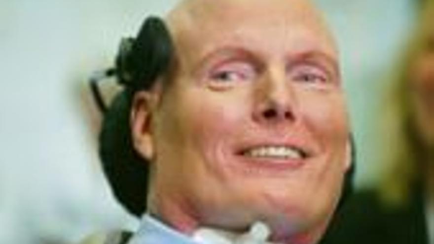 Christopher Reeve, el actor que encarnó a Supermán, muere de un paro cardiaco