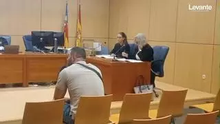 Víctimas y testigos de una agresión por vigilantes de una discoteca de València no reconocen al único acusado
