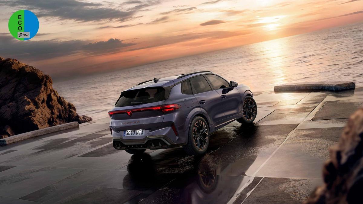 CUPRA TERRAMAR ECO: Diseño aerodinámico, llantas de aleación y techo panorámico: el Terramar impone con solo una mirada.