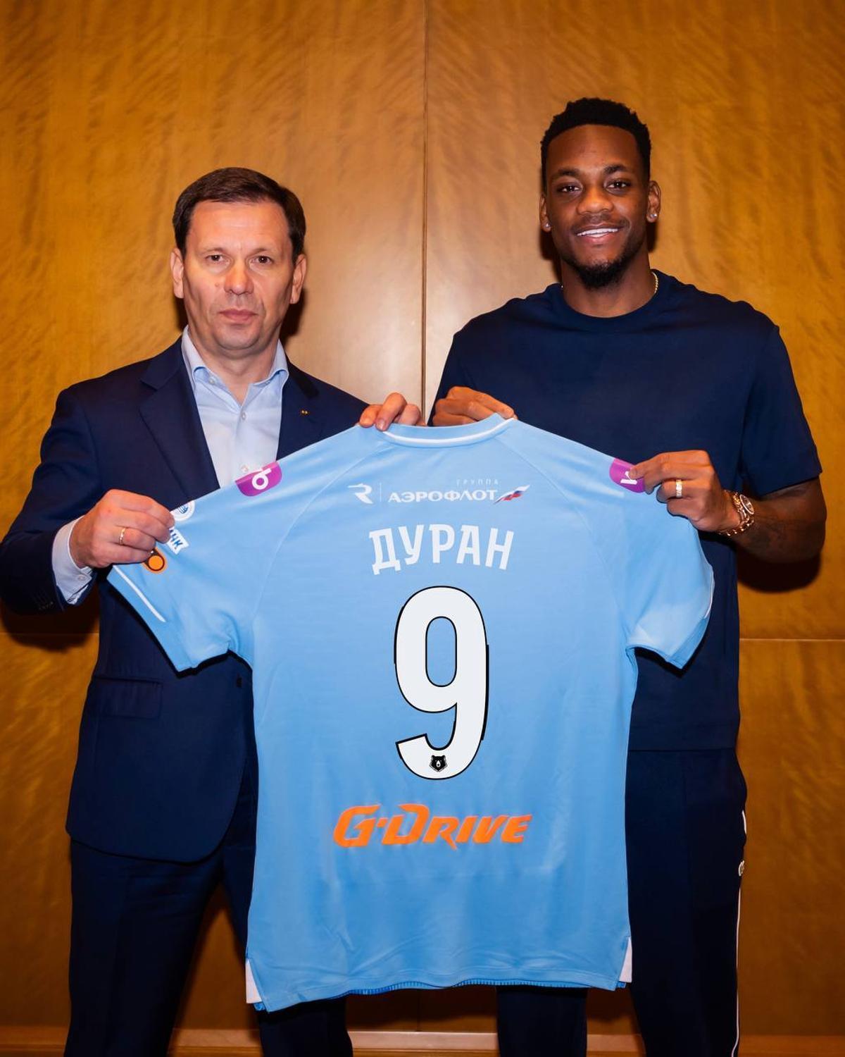 Jhon Durán en su presentación