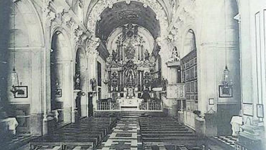 Interior de
la Iglesia.  adpv