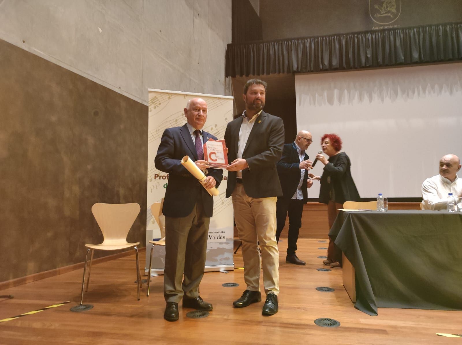 La gala "ConCiencia" llenó el Conservatorio de Luarca