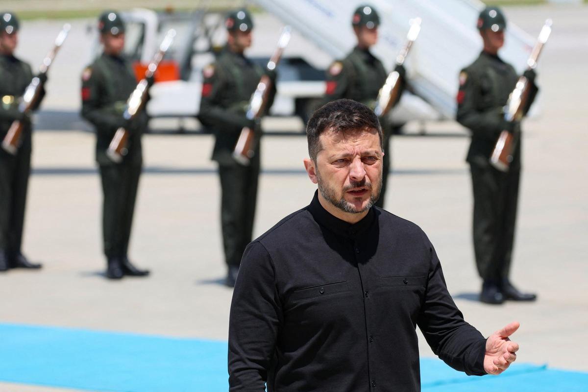 Zelenski se reúne con Erdogan en Ankara para debatir salidas negociadas a la guerra con Rusia