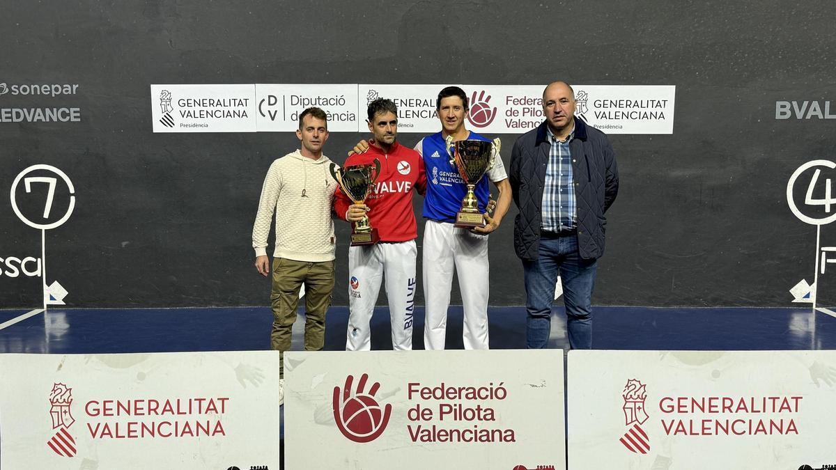 Pasqual de la Pobla, campió de Primera davant Alejandro de Paterna.