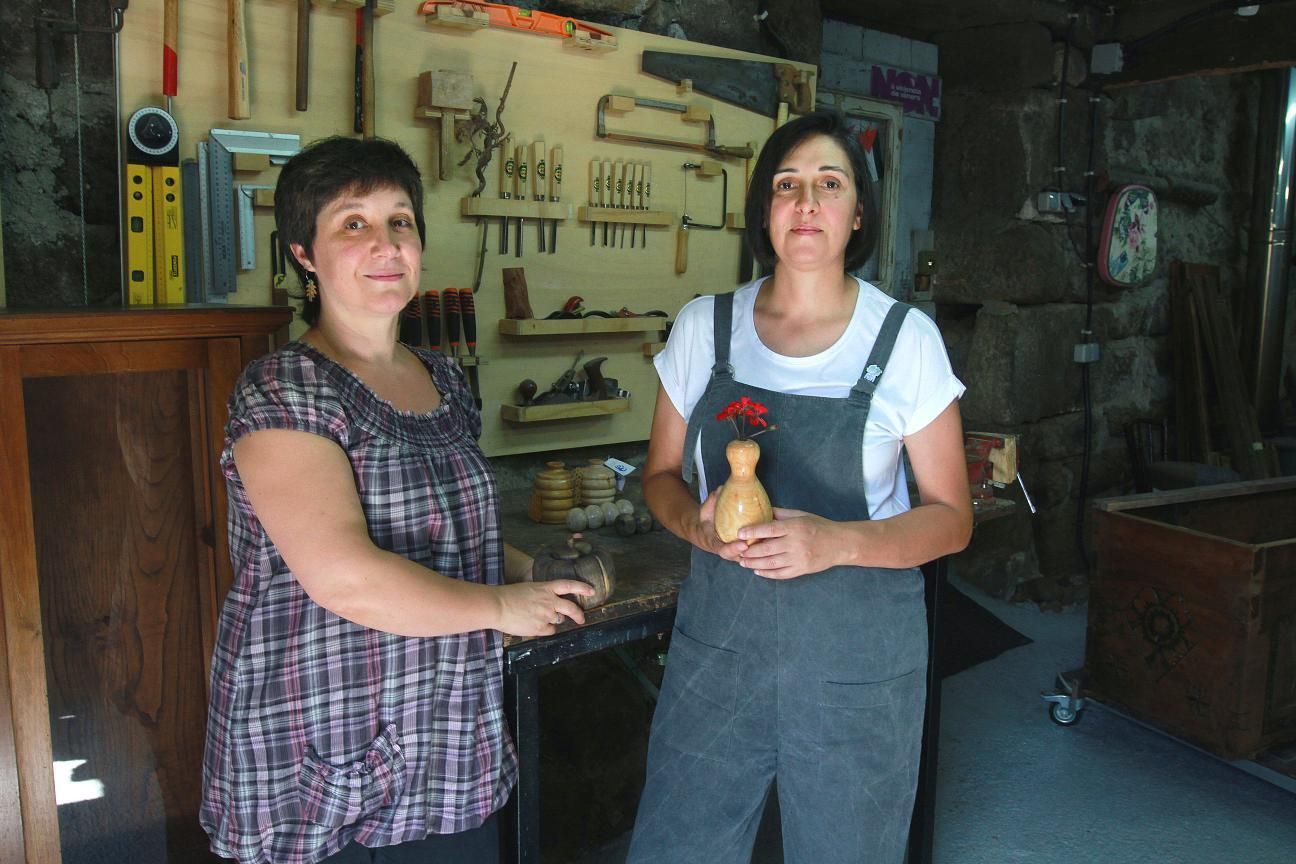 Los viejos oficios: Chus Lamas y Ana Araujo, ebanistas y tapiceras