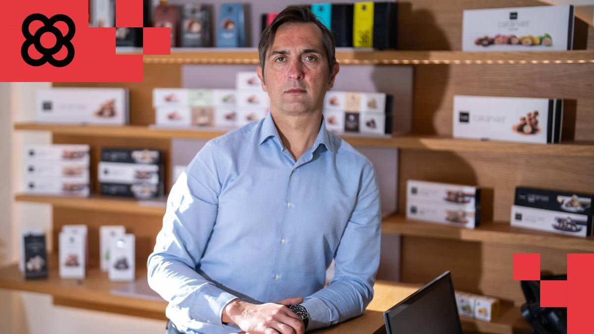 El maestro chocolatero y CEO de Bombons Cudié, en una de las tiendas de la marca, en el municipio de Moja.