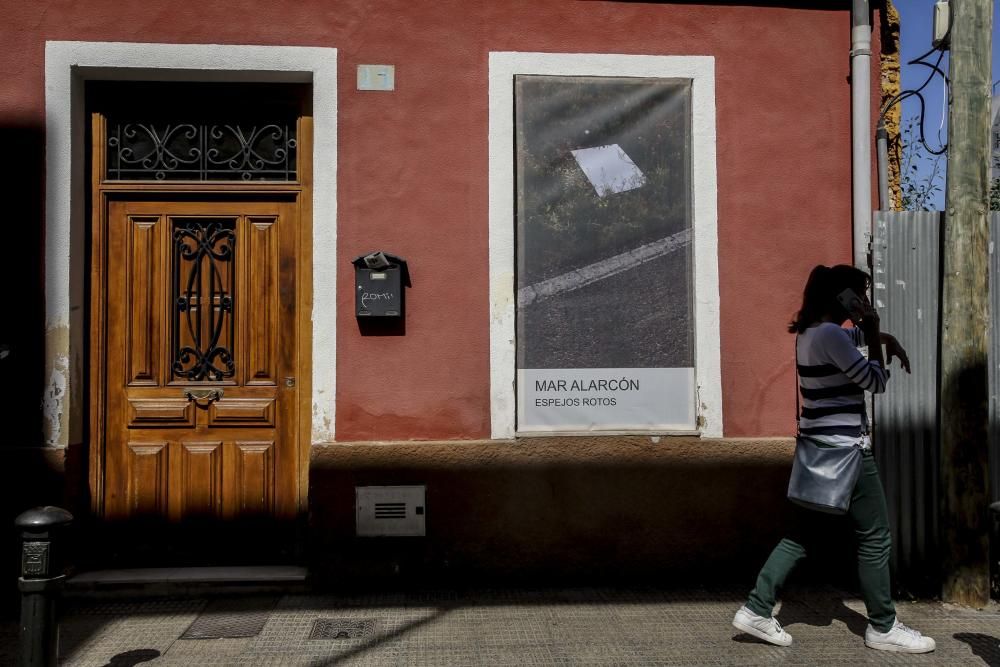 PhotoAlicante bate su récord de intervenciones urbanas y saca a la calle los proyectos de 14 artistas entre Alicante y Sant Joan.