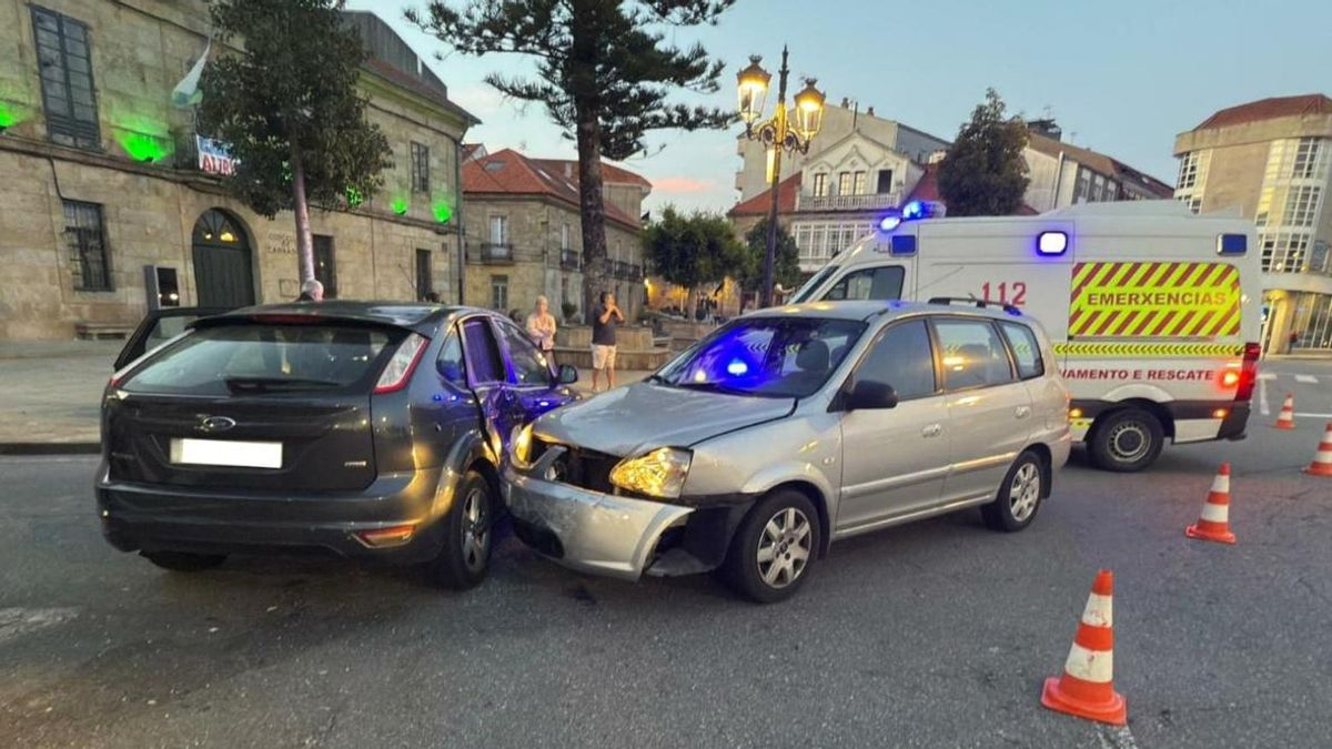 El accidente de Cambados tuvo lugar en la plaza del Concello.