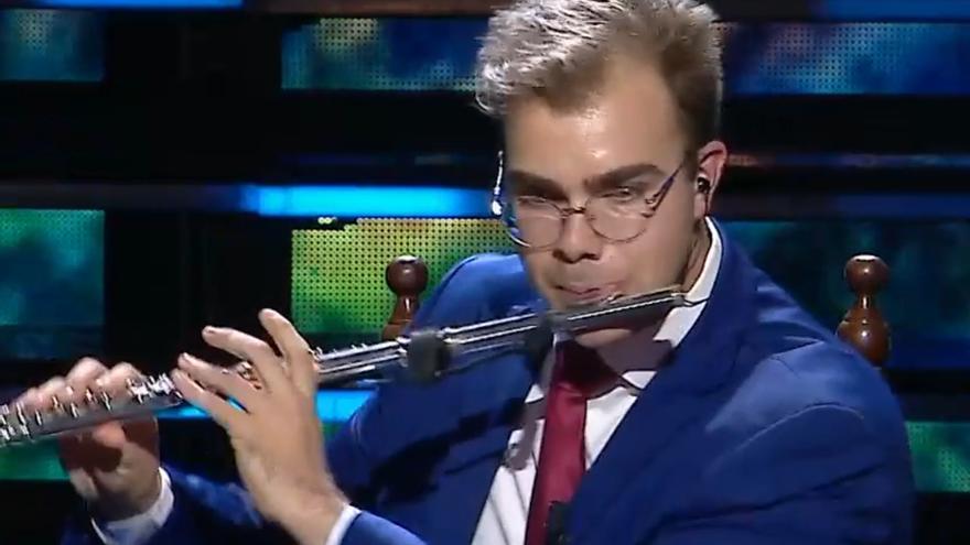 El flautista de Puente Genil Francisco Carmona brilla en Tierra de Talento con su homenaje a Fosforito