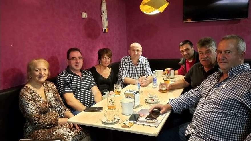 Emiliano García acudió ayer a la reunión celebrada en Quiroga.