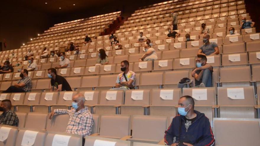 La asamblea de trabajadores se celebró ayer en el Auditorio. |  // N.P.