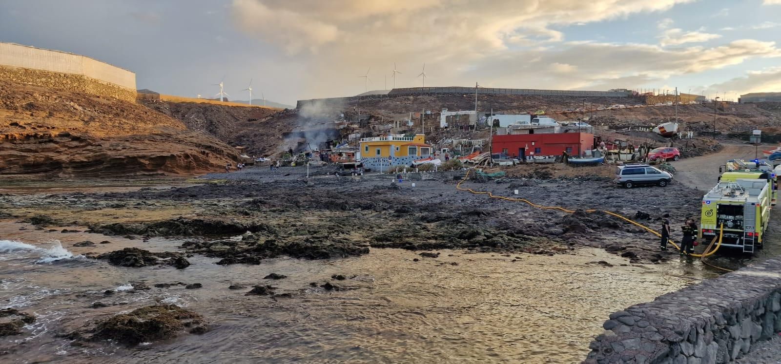 Incendio en las chabolas de Gáldar