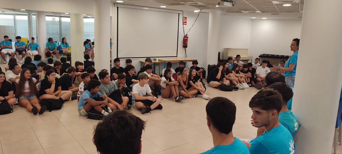 Adolescentes en la escuela de verano