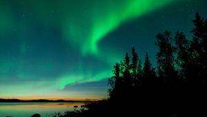Aurora en Cassidy Point, Territorios del Noroeste, Canadá.