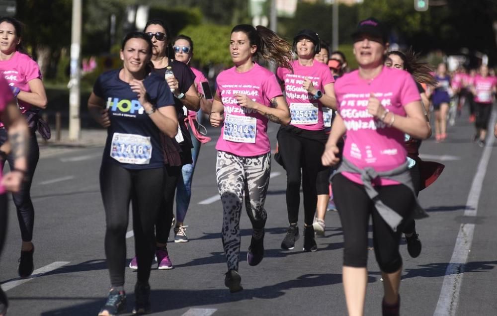 Ambiente en la V Carrera de la Mujer de Murcia