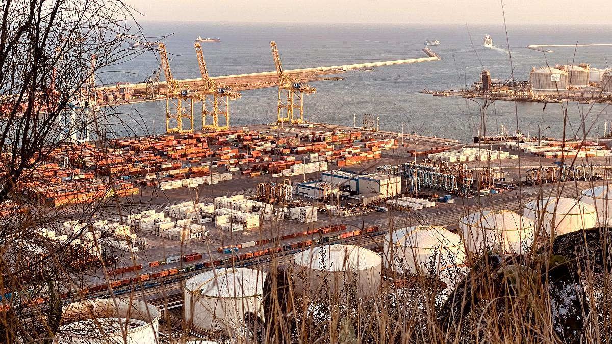 El trànsit total del port de Barcelona va créixer el 9,1% fins a l’abril