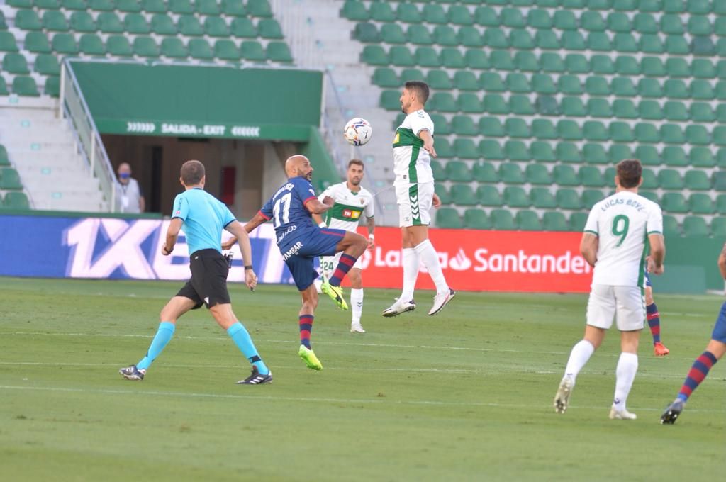 Elche - Huesca, las imágenes del partido