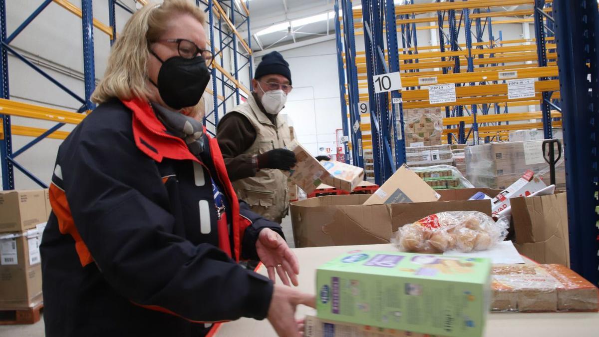 Almacén del Banco de Alimentos con los productos que llegan.