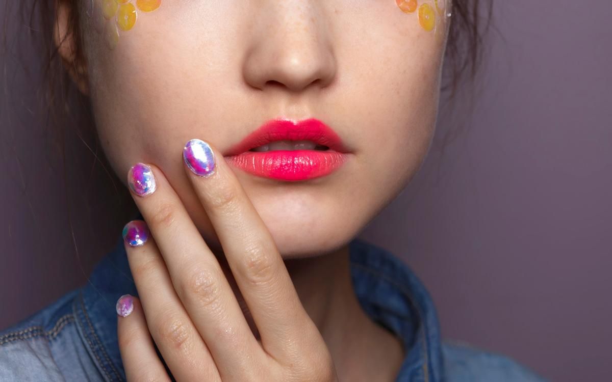El color coral es el que van a llevar tus labios esta primavera