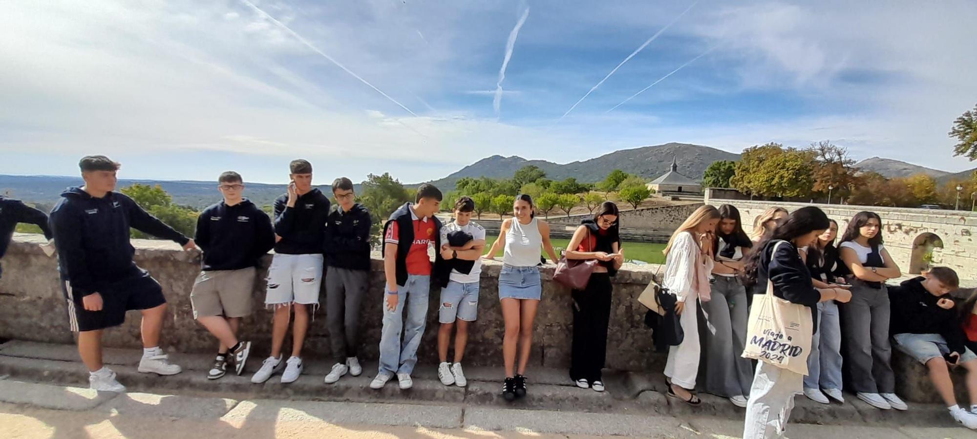 En imágenes: El recorrido por Madrid y Burgos de los estudiantes del Foro Comunicación y Escuela de Vegadeo