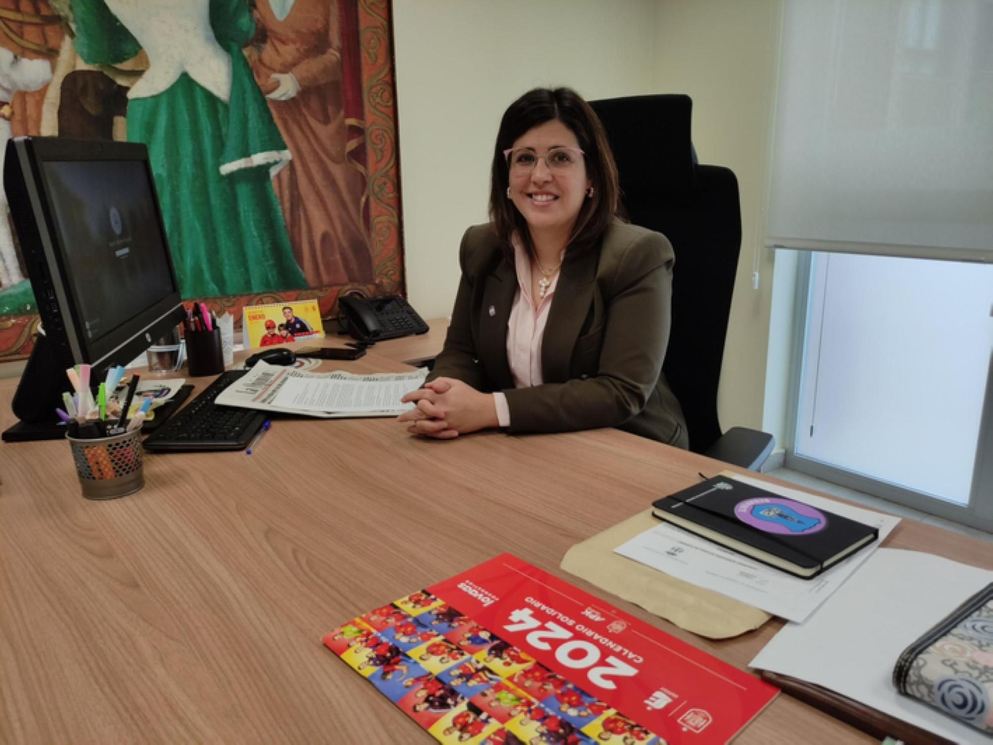Beatriz Asensio, alcaldesa de Benavente, en su despacho. / E. P.