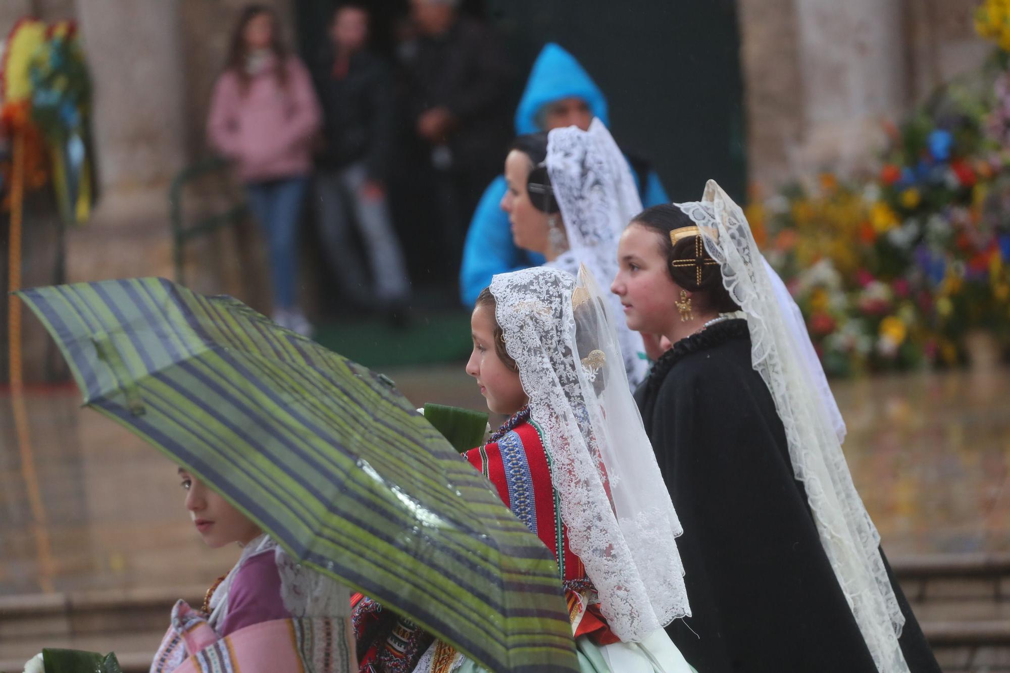 Búscate en el primer día de ofrenda por la calle de la Paz (entre las 18:00 a las 19:00 horas)