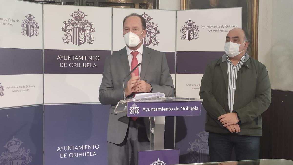 El alcalde de Orihuela, hoy, en su comparecencia