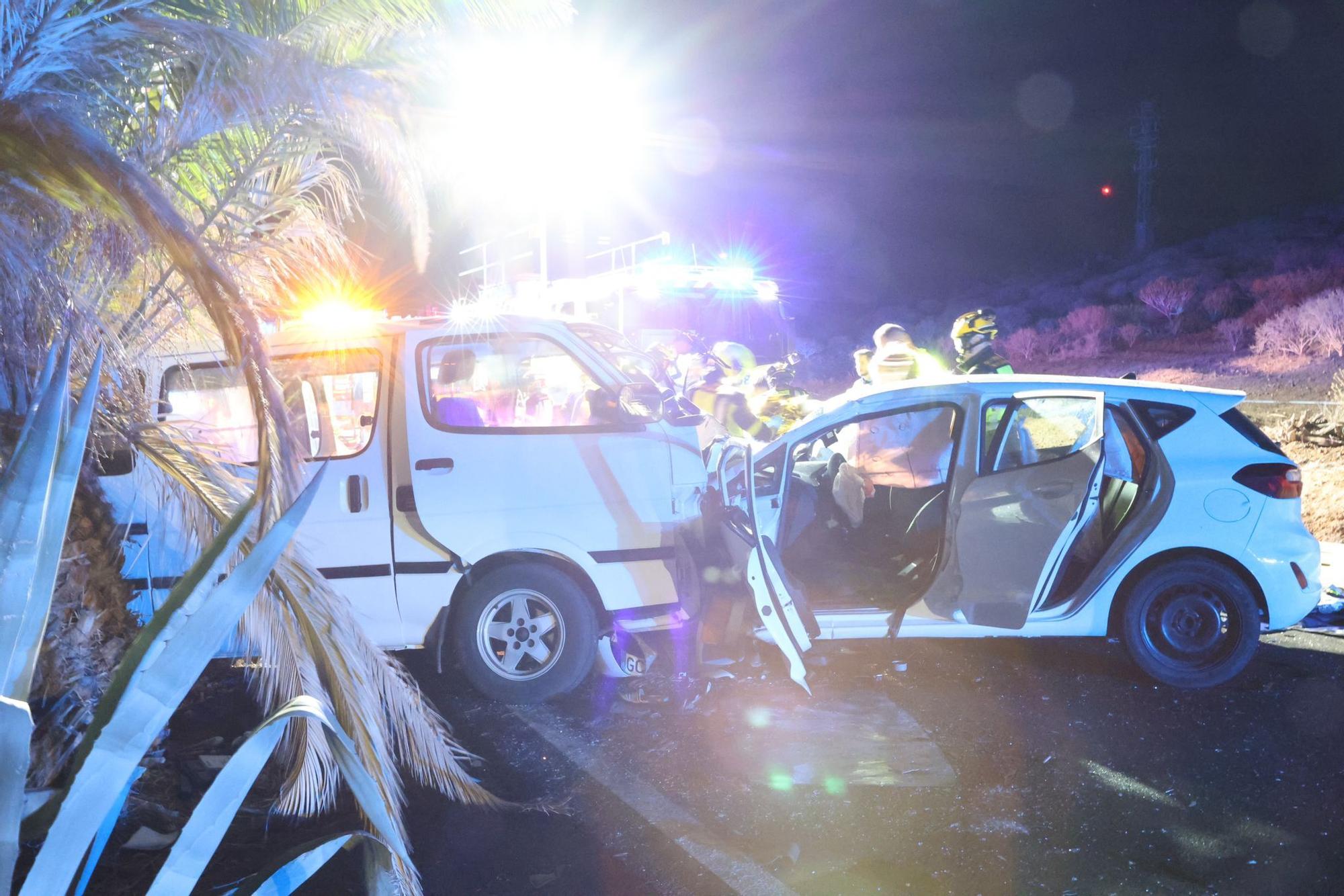 Choque frontal entre dos vehículos en Agüimes