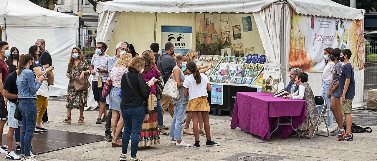 Ambiente, ayer, en la Feria del Libro. | | LP/DLP