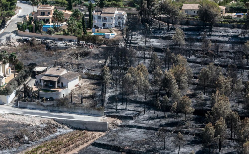 Vistas aéreas del incendio de Benitachell