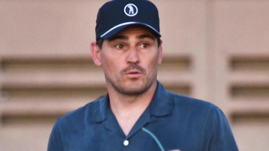 El carísimo amarre (con brujo incluido) de una examante a Íker Casillas: velas rojas, miel y un ritual para curar el amor NO correspondido