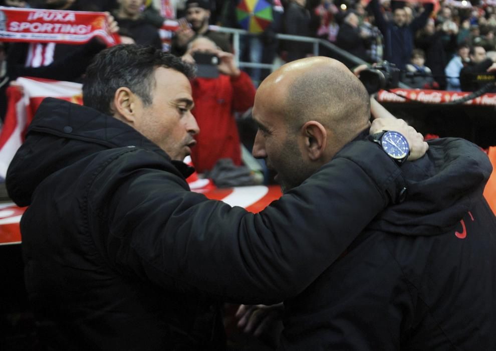 Imágenes del partido entre Sporting y Barcelona en El Molinón.