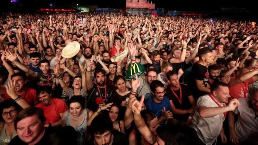 Imagen de archivo del público de la última edición del Low Festival, que congregó a miles de asistentes.